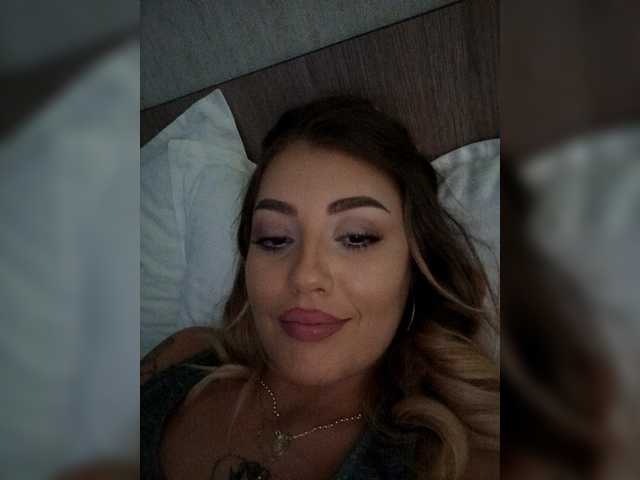 Sex chat gratuit in direct cu KiraVelvet1 pe BongaCams