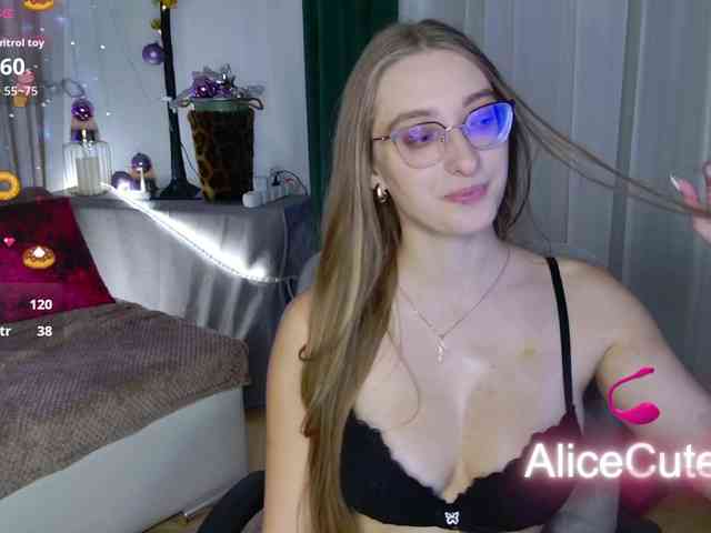 AliceCutes webcam