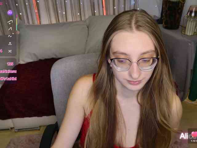 AliceCutes webcam