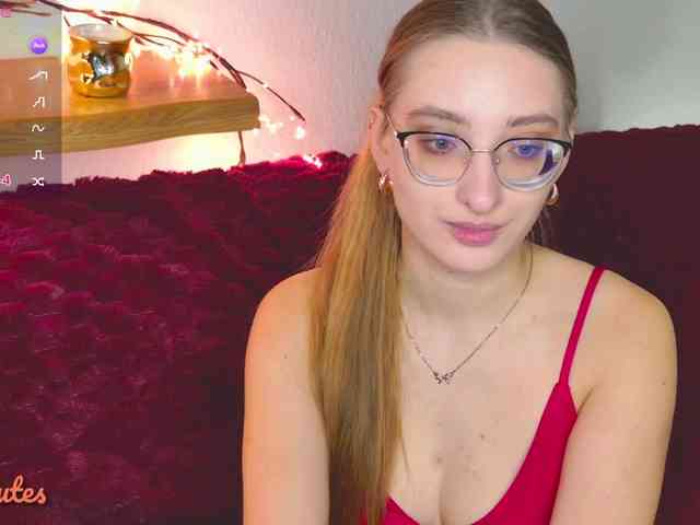 AliceCutes webcam