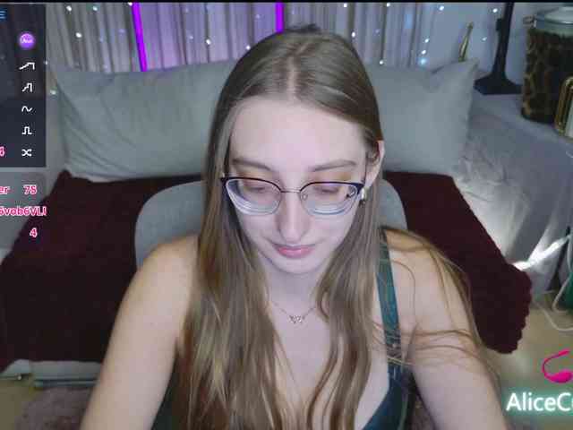 AliceCutes webcam