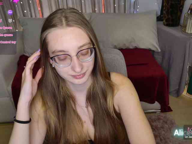 AliceCutes webcam