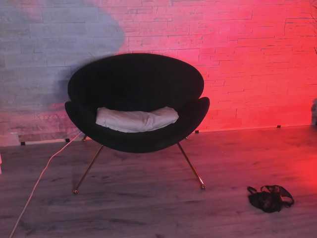 YasmineSly's BongaCams show and profile