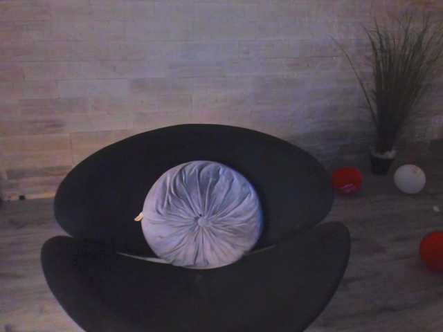 YasmineSly's BongaCams show and profile