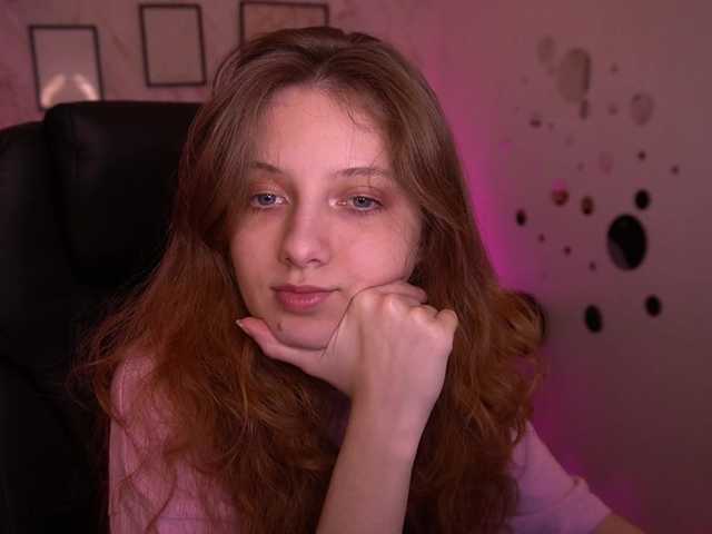 CuteeFoxy's BongaCams show and profile