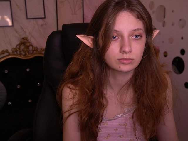 CuteeFoxy's BongaCams show and profile