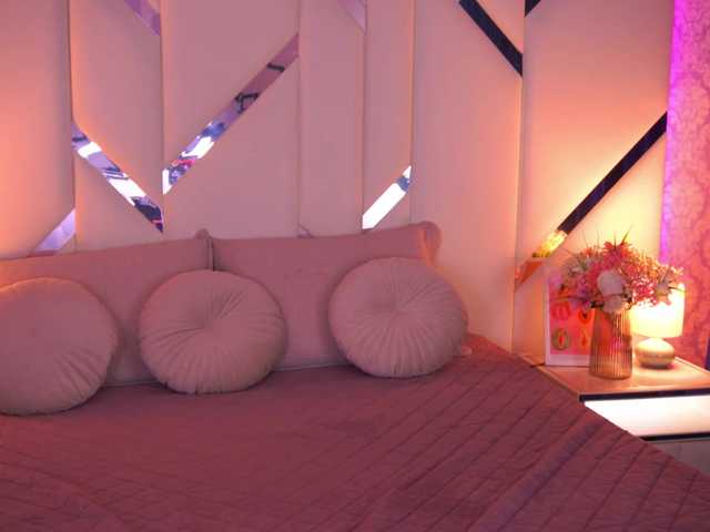 CuteeFoxy's BongaCams show and profile