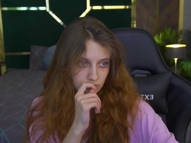 CuteeFoxy's BongaCams show and profile