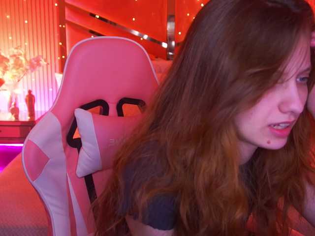 CuteeFoxy's BongaCams show and profile