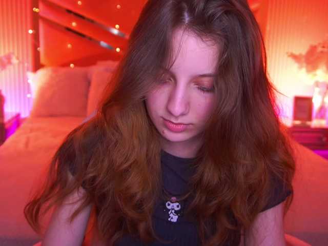 CuteeFoxy's BongaCams show and profile