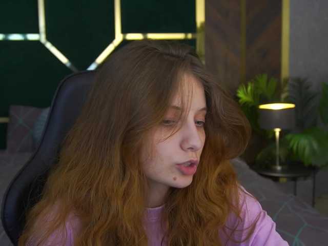 CuteeFoxy's BongaCams show and profile