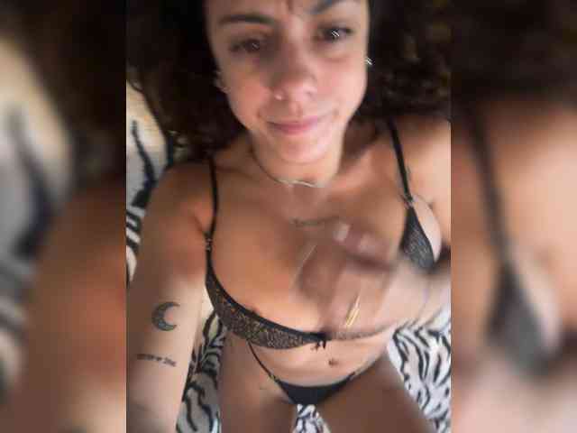 Mickystrumia Live Webcam on BongaCams