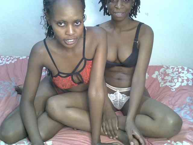 NaughtyTwinsXX webcam