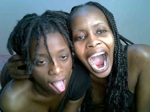 NaughtyTwinsXX webcam