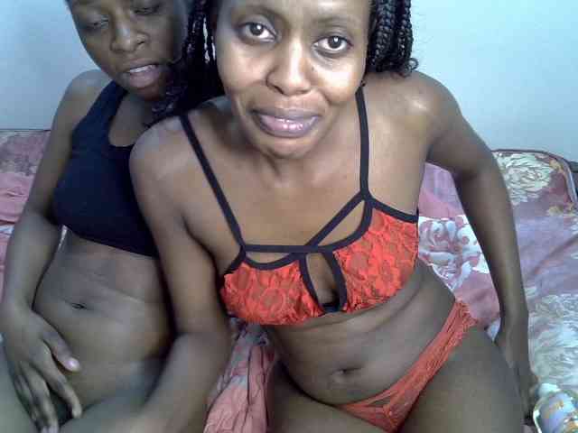 NaughtyTwinsXX webcam