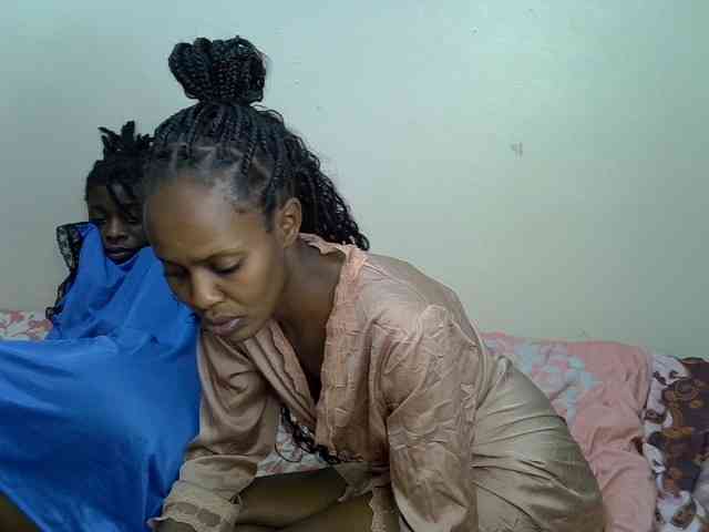 NaughtyTwinsXX webcam