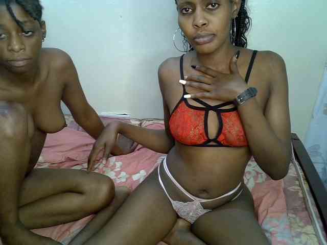 NaughtyTwinsXX webcam