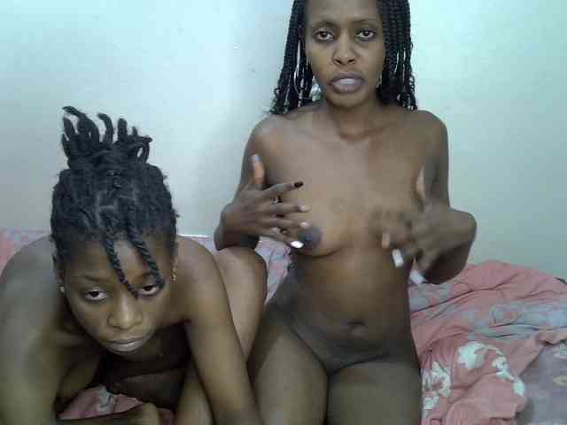 NaughtyTwinsXX webcam