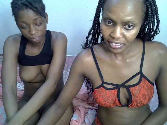 NaughtyTwinsXX webcam