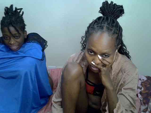 NaughtyTwinsXX webcam