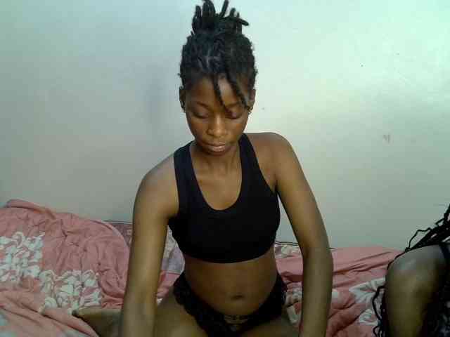 NaughtyTwinsXX webcam