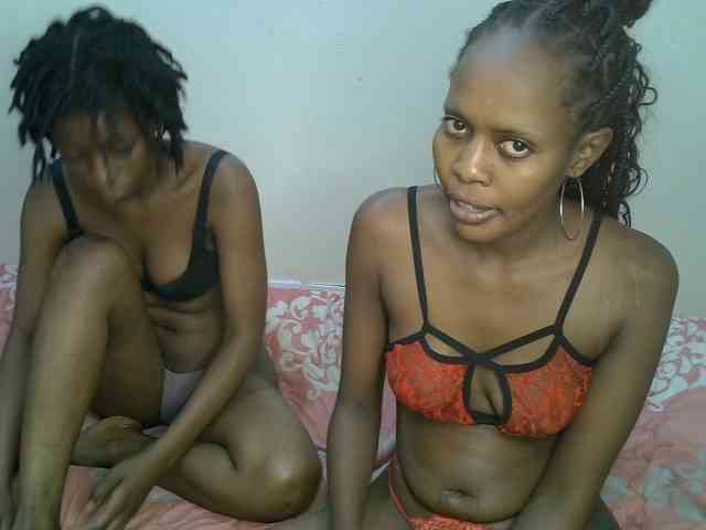 NaughtyTwinsXX webcam