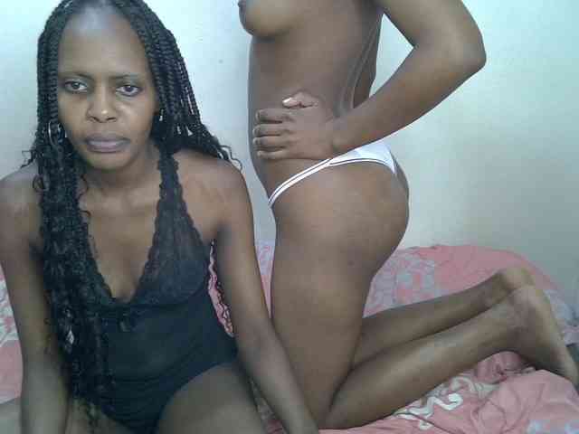 NaughtyTwinsXX webcam