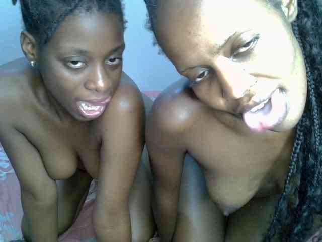 NaughtyTwinsXX webcam