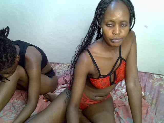 NaughtyTwinsXX webcam