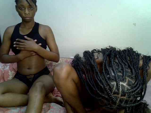 NaughtyTwinsXX webcam