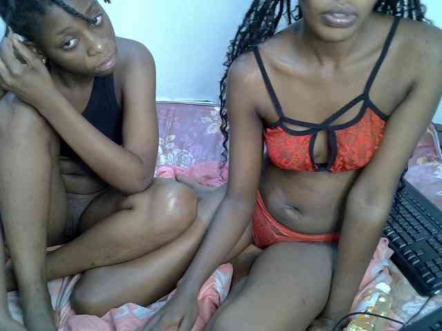 NaughtyTwinsXX webcam