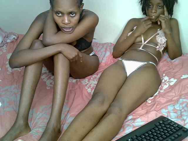 NaughtyTwinsXX webcam