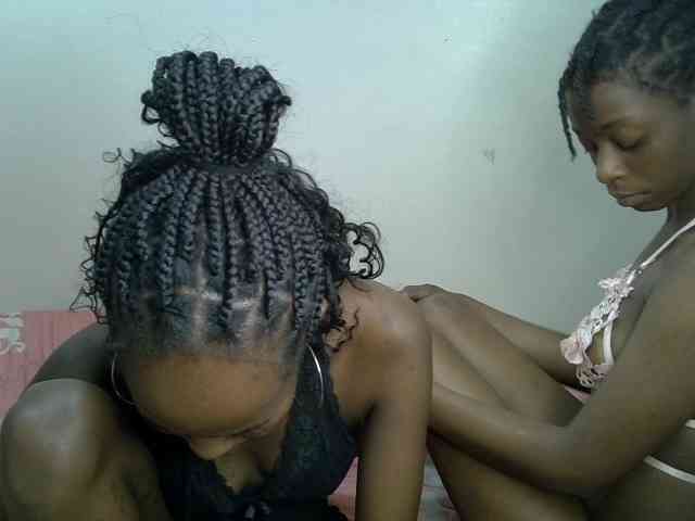 NaughtyTwinsXX webcam