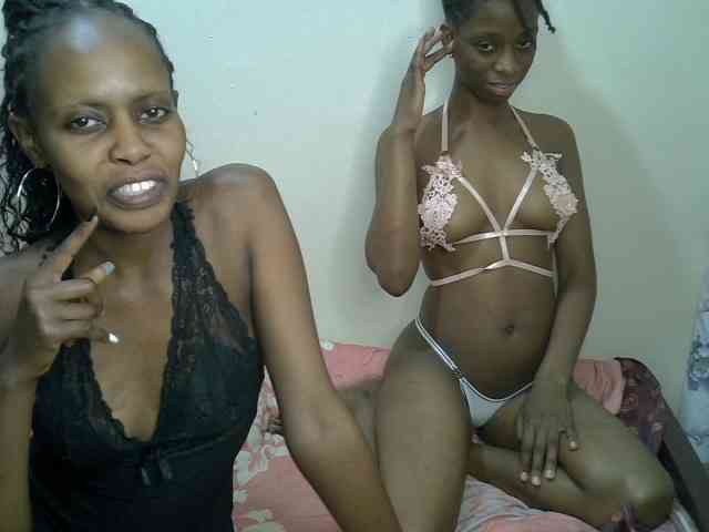 NaughtyTwinsXX webcam