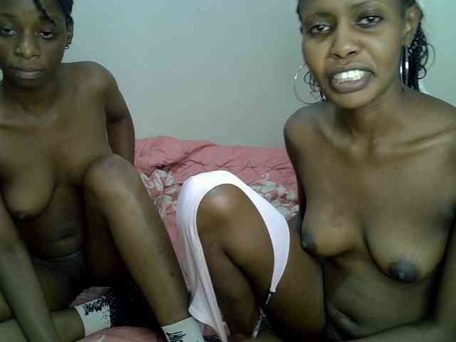 NaughtyTwinsXX webcam