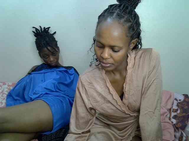 NaughtyTwinsXX webcam