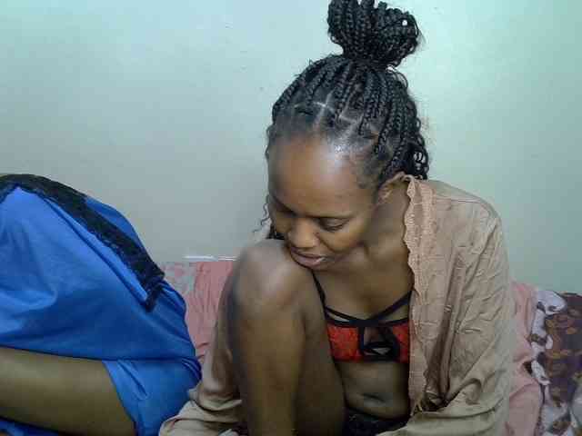 NaughtyTwinsXX webcam