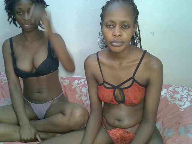 NaughtyTwinsXX webcam