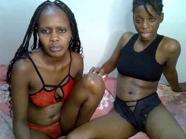 NaughtyTwinsXX webcam