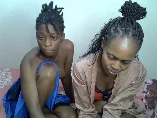 NaughtyTwinsXX webcam