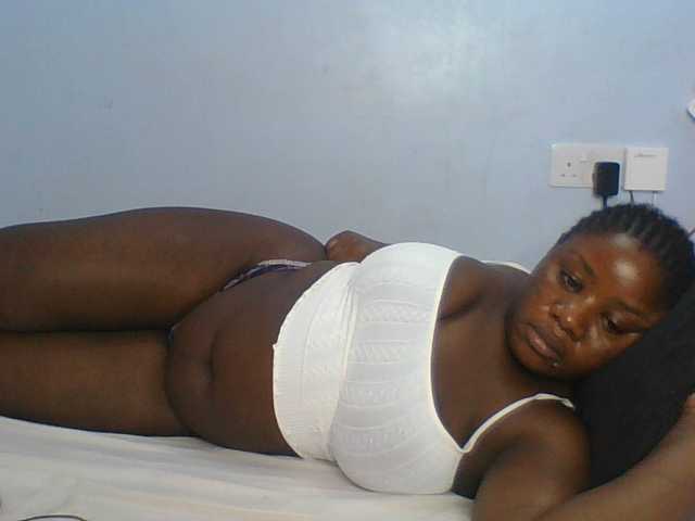 le modèle Citygirl77 est en webcam porno dans un show sur le site bongacams, il possède les tags suivants: Ebony,Blonde,Hairy