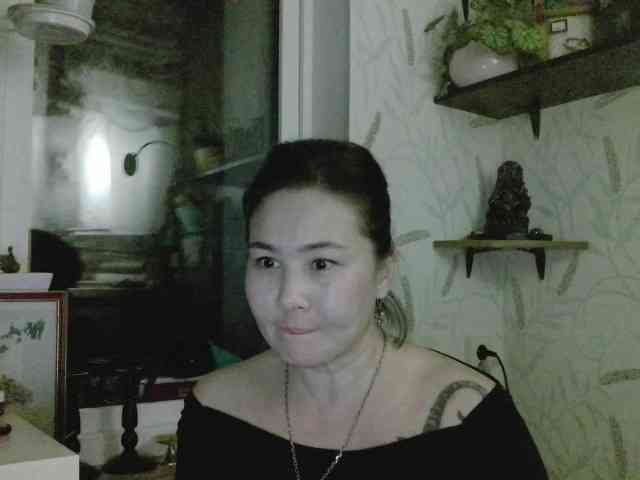 Nettie-Allie Live Webcam on BongaCams