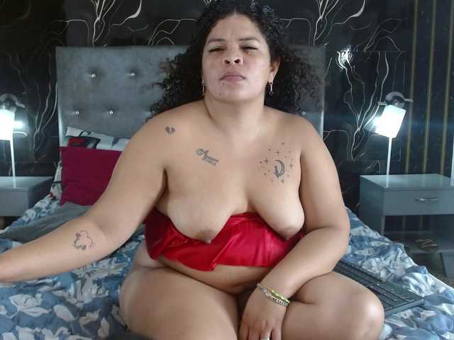 Samantha Gold (SamanthaGold)