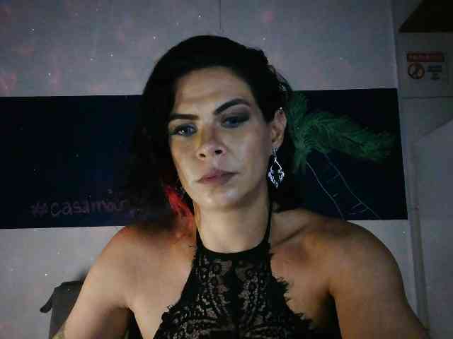 VeronnaInk1 Live Webcam on BongaCams