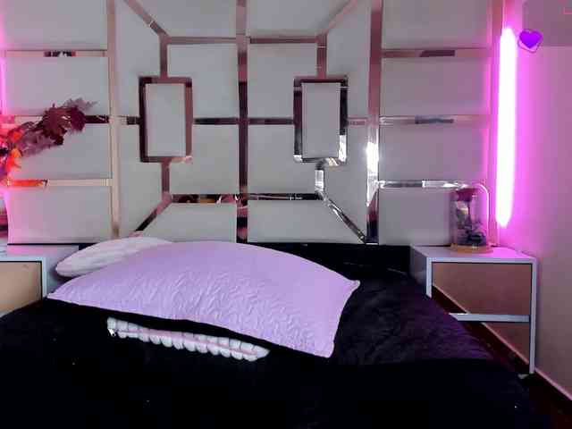 samantha-venuss Live Webcam on BongaCams