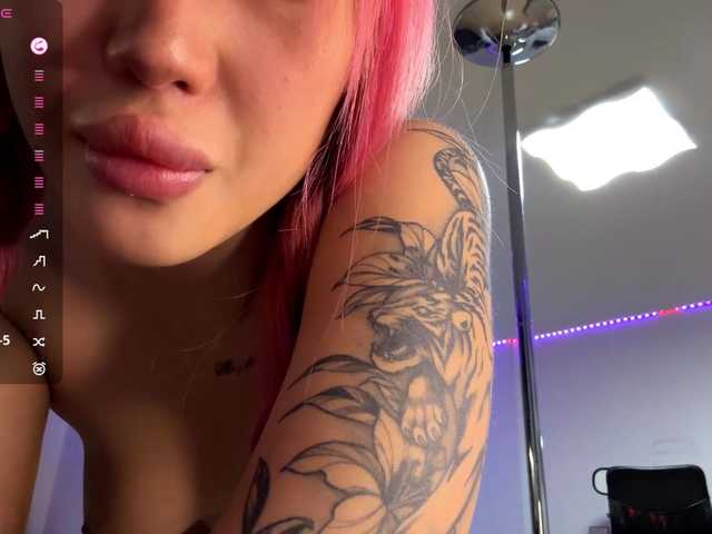 TainaJaksch's BongaCams show and profile