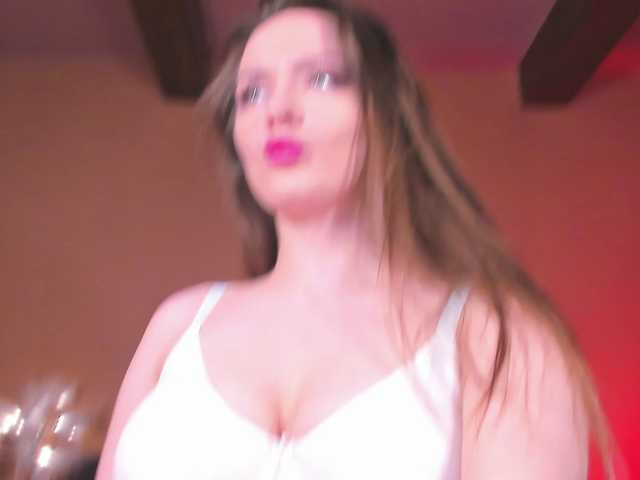 Amber-Tender's BongaCams show and profile