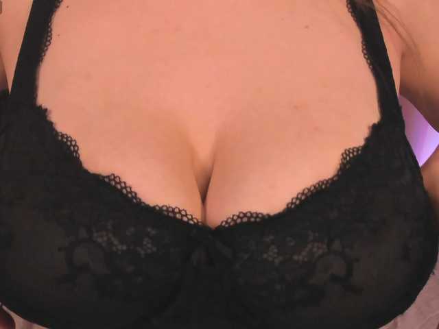 Amber-Tender's BongaCams show and profile