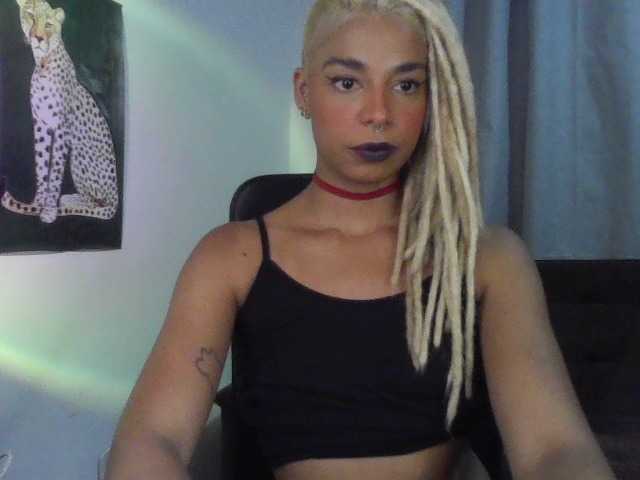 Helenoir Live Cam on BongaCams