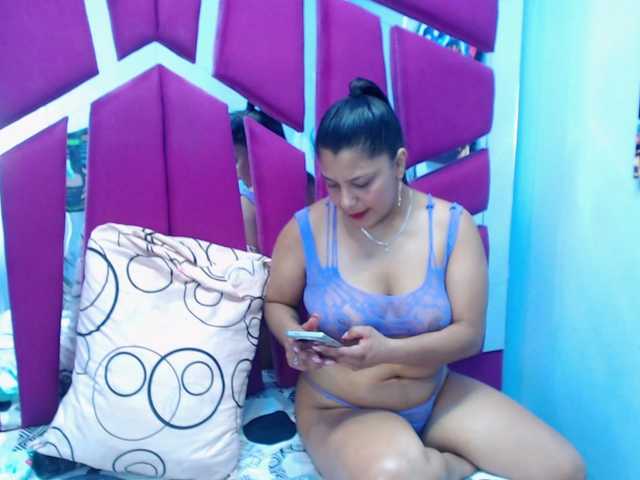 CAROLINASUAREZ's BongaCams show and profile